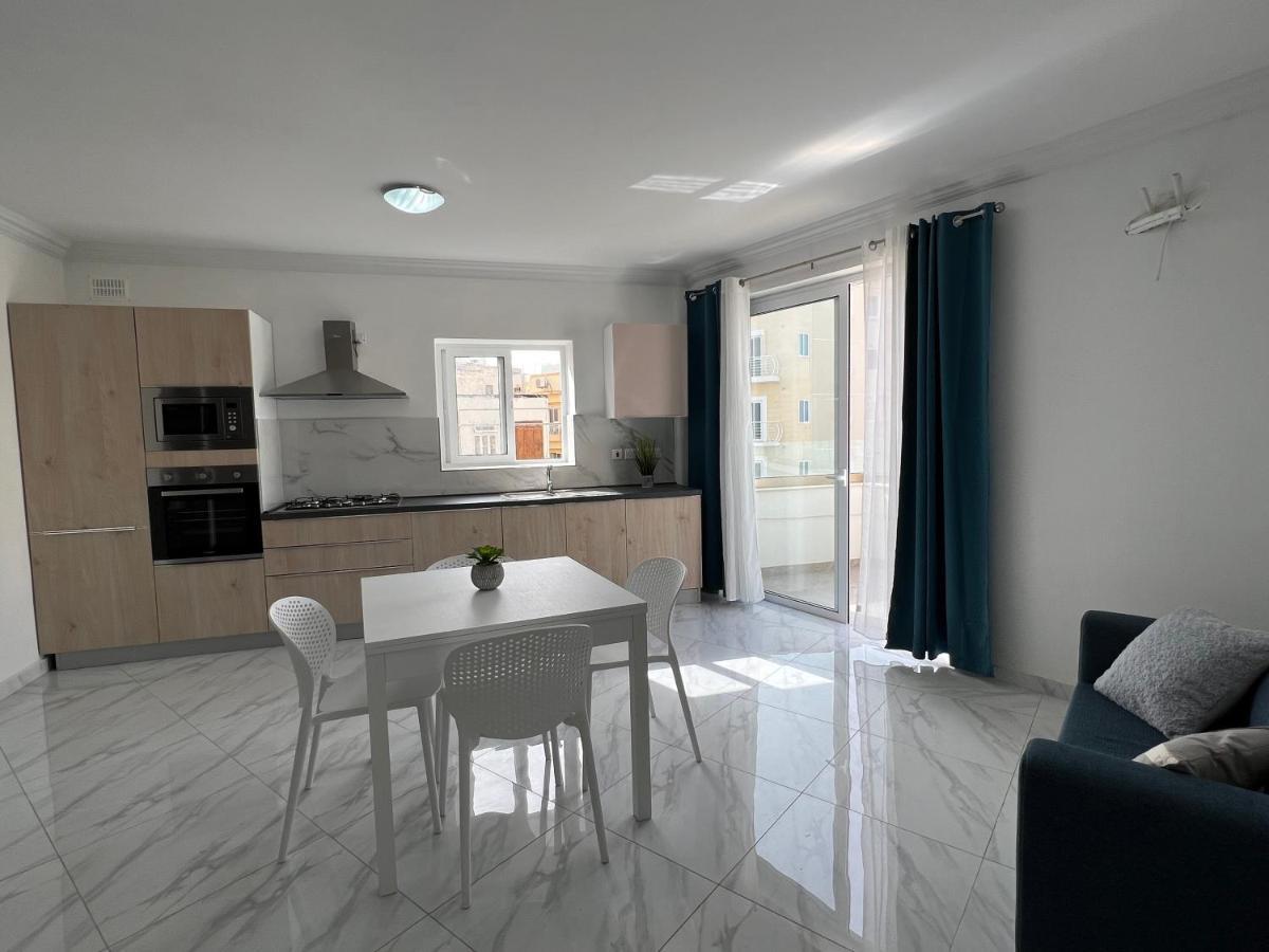Condo With Patio Overlooking Piazza Gzira Exteriér fotografie