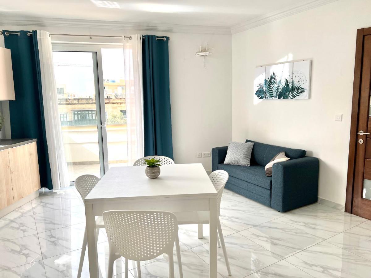 Condo With Patio Overlooking Piazza Gzira Exteriér fotografie